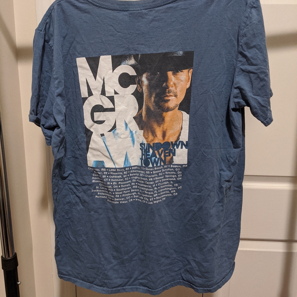 Tim McGraw tour t-shirt - Picture 2 of 2